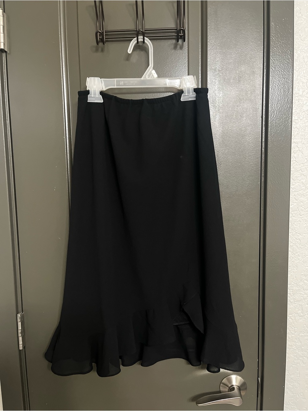 Y2K Inspired Women’s Black Ruffle-Hem Midi Skirt
